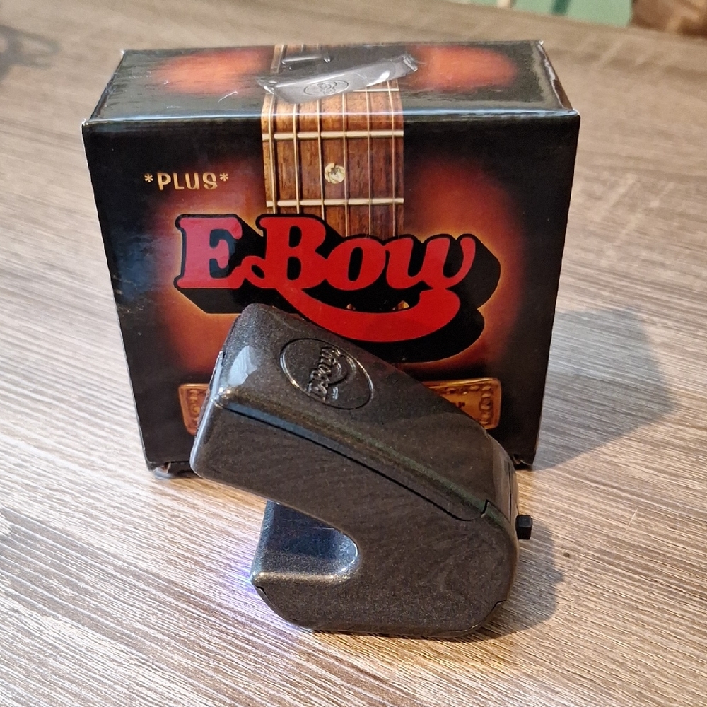 E-Bow Plus Guitar Accessory